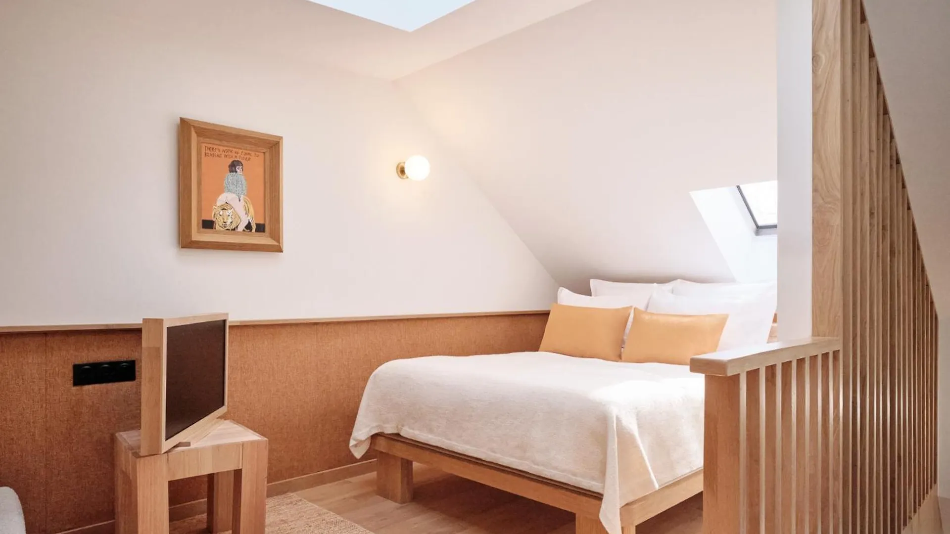 Elysee Montmartre Hotel Paris