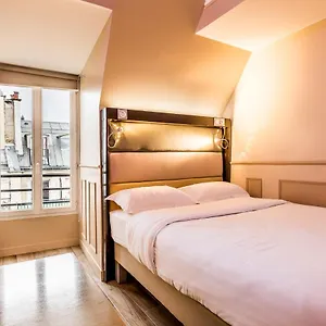 Hotel District République, Parigi