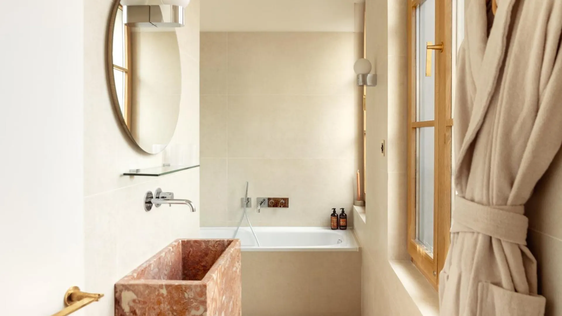 Elysee Montmartre Hotel Paris